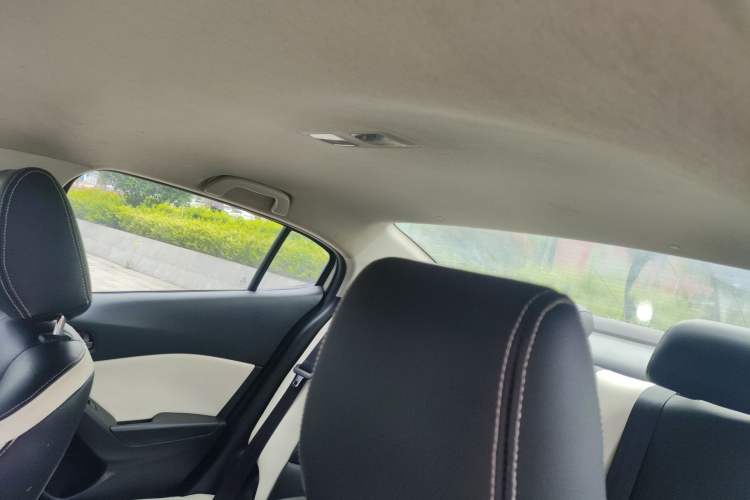 Used Mazda 3 Axela 2014 Sedan 1.5L Automatic Comfort Model Headliner