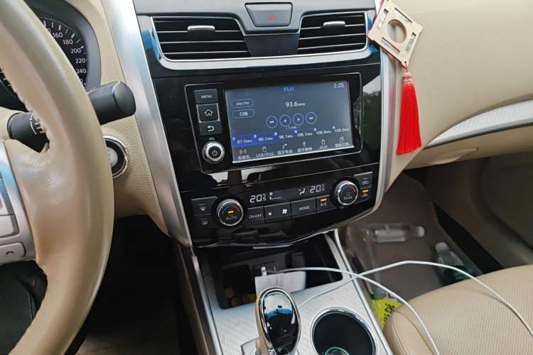 Used Nissan Teana 2016 2.0L XL Comfort Edition Audio And AC Panel