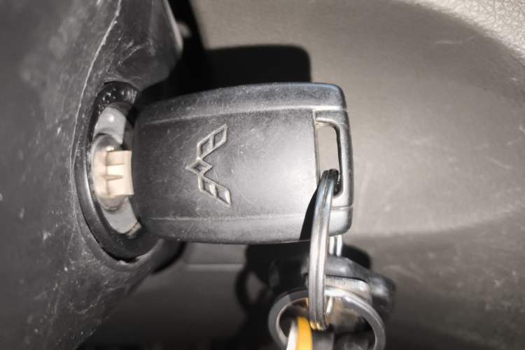 Used Wuling Rongguang V 2018 1.5L Practical Version Vehicle Key