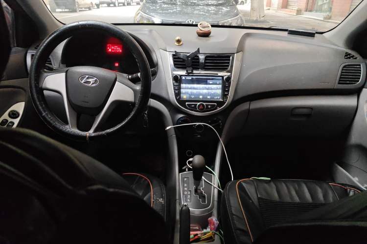 Used Hyundai Verna (older generation) 2010 Sedan 1.4L Automatic Comfort Model GS
