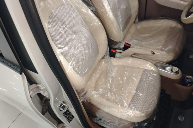 Used Wuling Hongguang MINIEV 2025 Four-Door Version Advanced Edition Right Front Seat