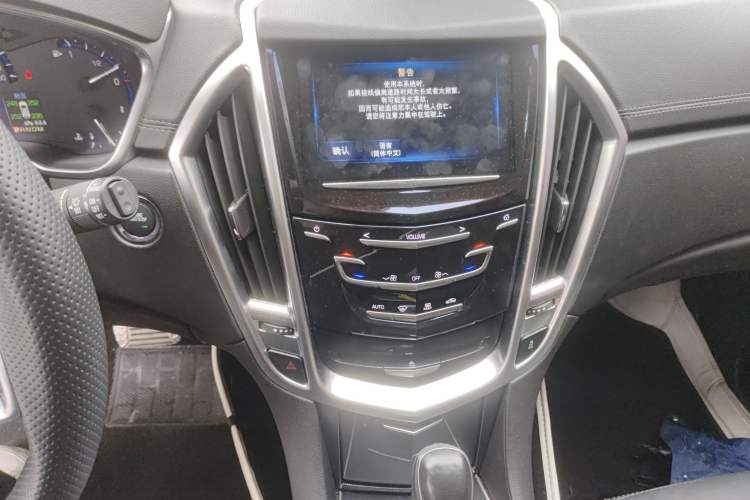 Used Cadillac SRX 2015 3.0L Comfort Version
