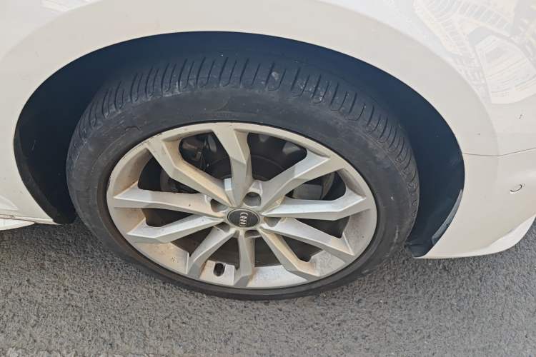 Used Audi A4L 2019 40 TFSI Fashion Edition China VI Emission Standard