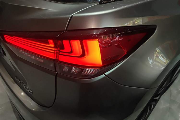 Used Lexus RX 2020 Revised Version 300 Two-Wheel Drive Elite Edition Right Rear Taillight