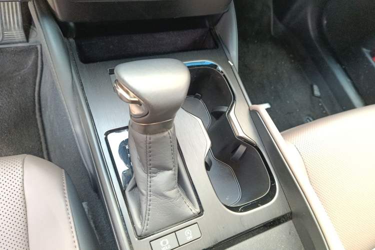 Used Lexus ES 2022 200 Excellence Edition