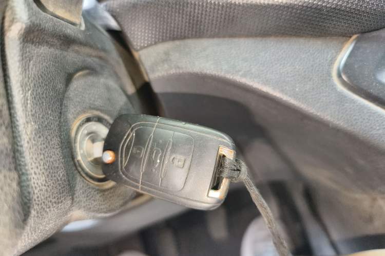 Used Wuling Hongguang 2019 1.5L S Basic Version China VI Standard LAR