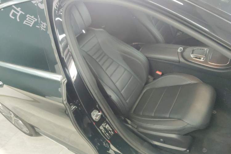 Used Mercedes-Benz E-Class 2020 Restyled E 300 L Sporty and Stylish Edition Right Front Seat