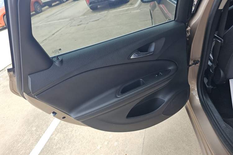 Used Buick Verano 2019 Sedan 20T Dual-Clutch Luxury Model
