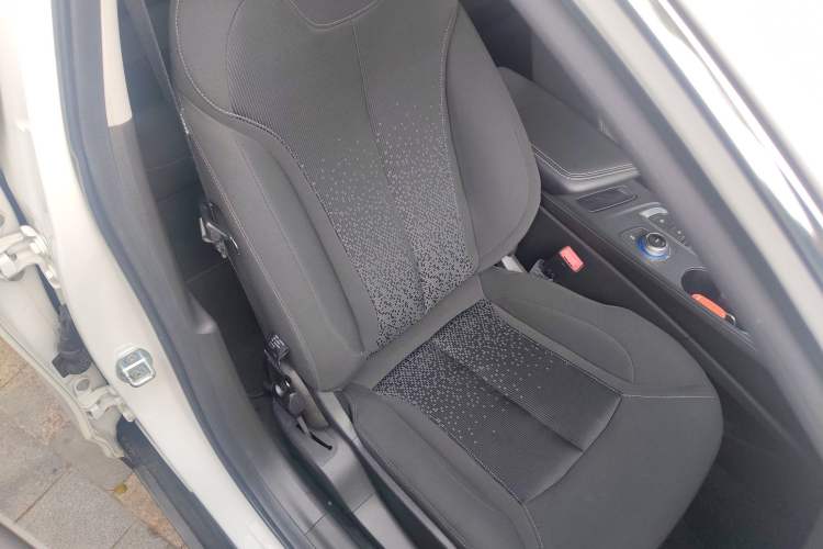 Used Buick Velite 6 2019 Connected Fashion Model