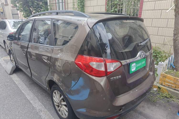 Used JAC Refine M2 2013 1.8L Manual Luxury 5-Seater