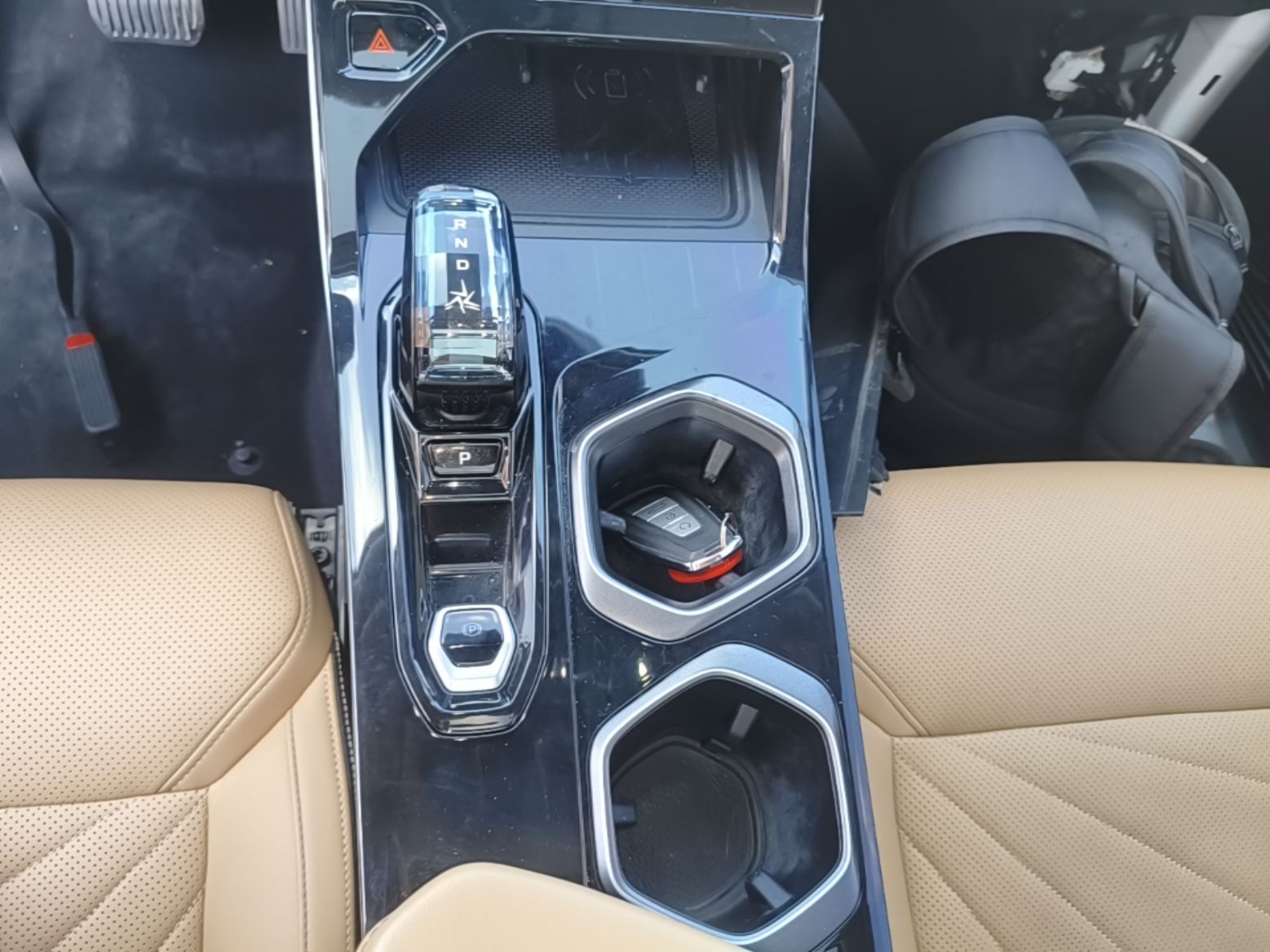 Geely Auto FX11 2023 1.5TD DCT Prestige Edition — снимка 16
