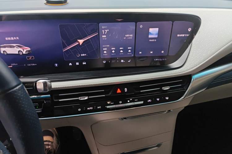 Used Buick Century 2023 2.0T Six-Seater Yinshi Edition Audio And AC Panel