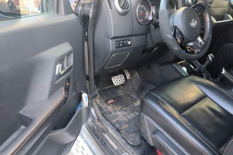 Used BAIC Off-Road BJ40 2016 40L 2.3T Automatic All-Wheel Drive Premium Edition Driver Seat