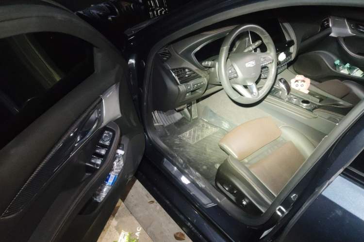 Used Cadillac CT5 2021 28T Platinum Sport Model Driver Seat