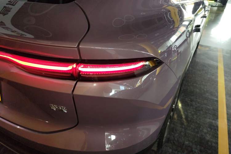 Used Nio ES6 2024 75 kWh Exterior 3