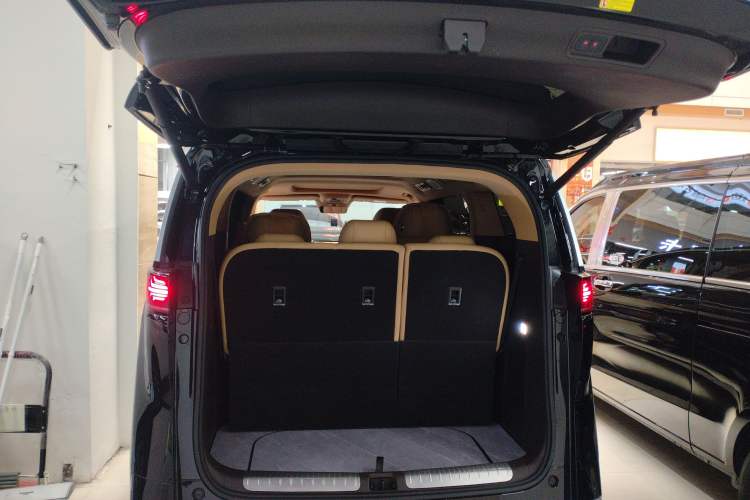 Used Denza D9 2025 Model DM-i Four-Wheel Drive Prestige Edition
