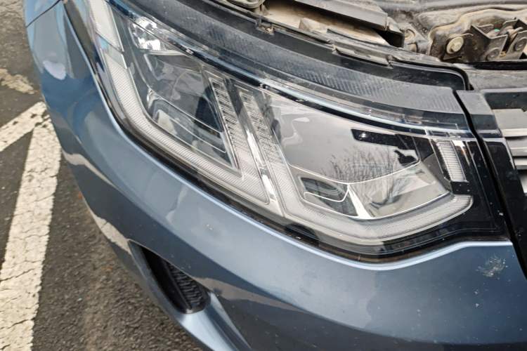 Used Land Rover Discovery Sport 2021 249 PS R-Dynamic S Performance Edition Right Front Headlight