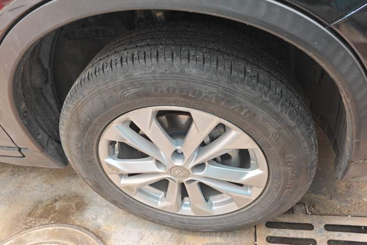 Used Nissan X-Trail 2014 2.0L CVT Comfort Edition 2WD Right Front Wheel Hub