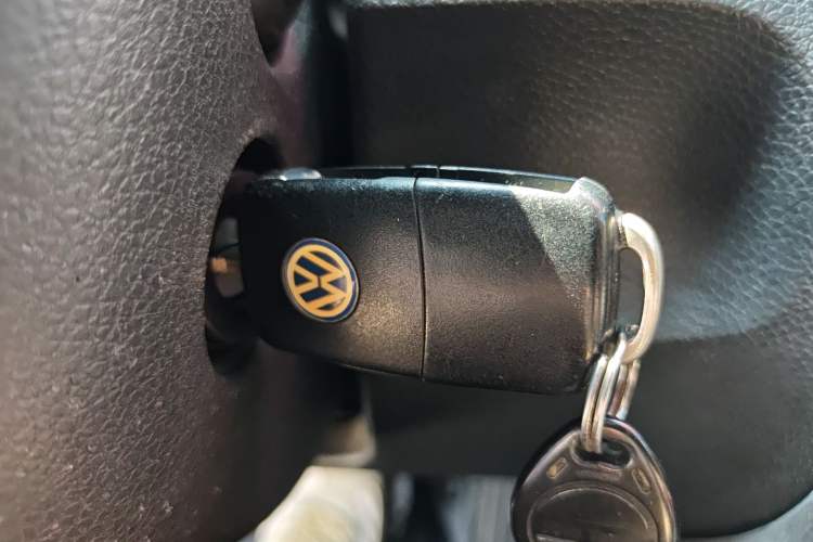 Used Volkswagen Golf 2011 1.6L Automatic Fashion Edition