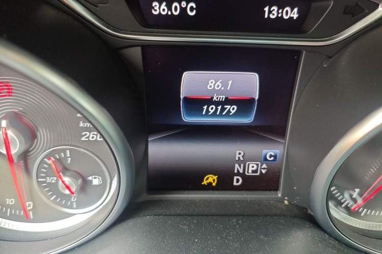 Used Mercedes-Benz GLA 2018 GLA 220 4MATIC Sport Edition Odometer Close Up