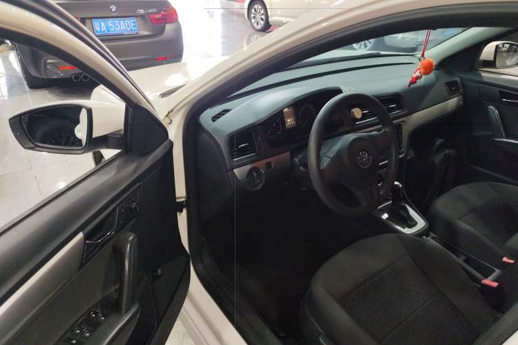 Used Volkswagen Lavida 2015 1.6L Automatic Fashion Edition