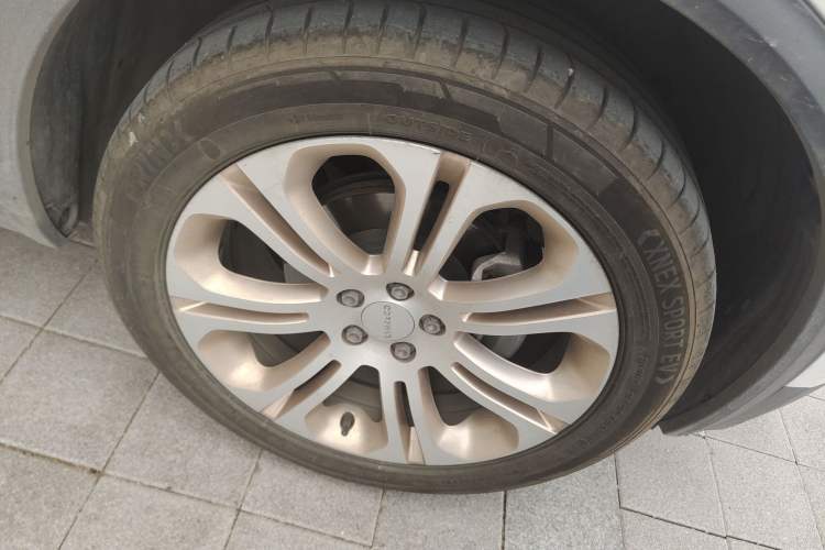 Used Lynk & Co 01 2017 2.0T Two-Wheel Drive Pro Edition Right Front Wheel Hub