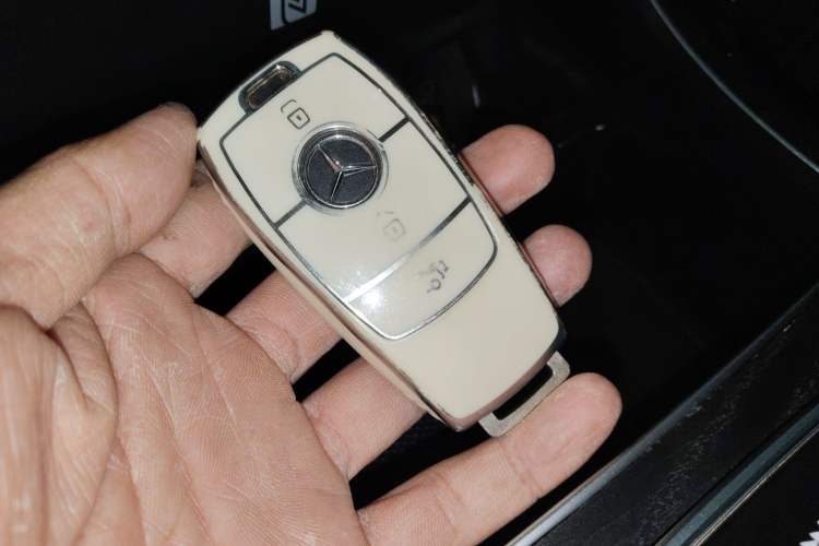 Used Mercedes-Benz C-Class 2019 C 260 L Sport Edition Vehicle Key