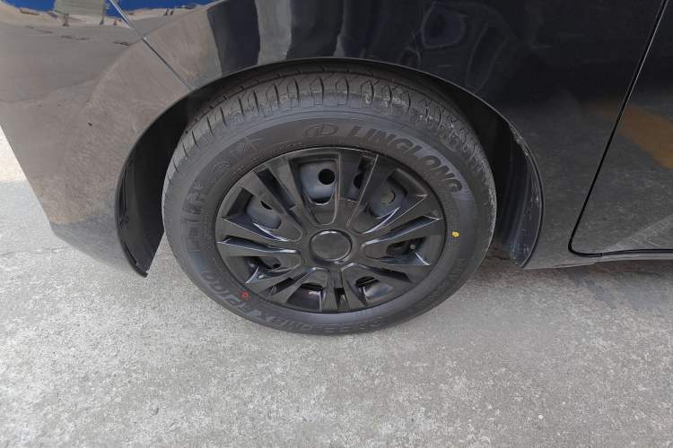 Used Wuling Zhiguang New Energy 2025 Comfort Model Left Front Wheel Hub