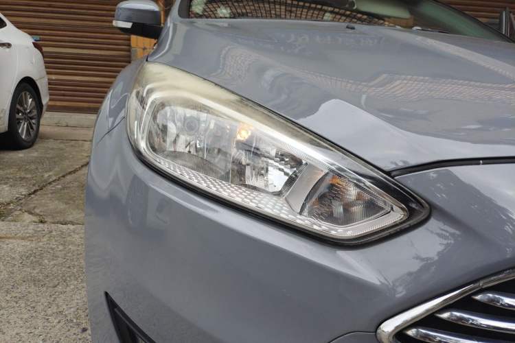 Used Ford Focus 2015 Sedan 1.6L Automatic Trend Model

