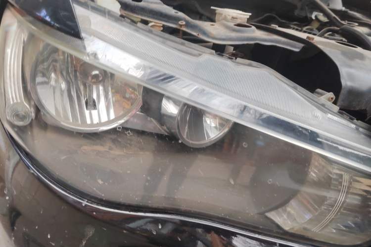 Used Mitsubishi Outlander 2011 Kijang 2.0 Urban Edition Right Front Headlight