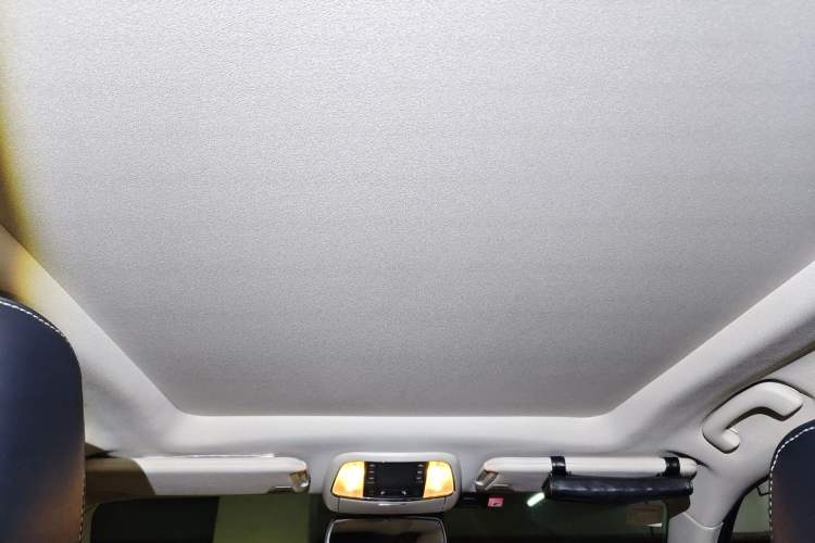 Used Chrysler 300C 2016 3.0L Supreme Edition Headliner