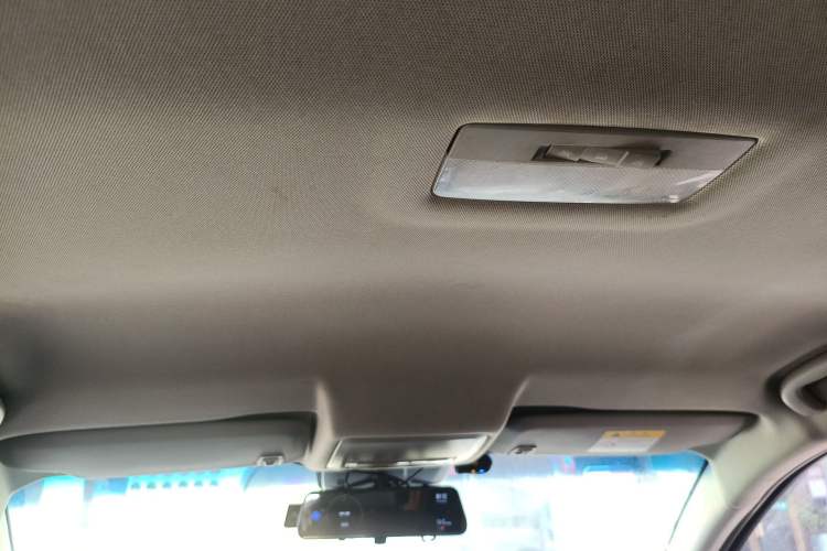 Used Chevrolet Cruze 2015 Hatchback 1.6L Automatic Comfort Edition Headliner