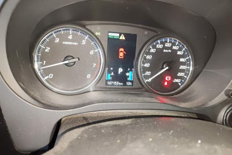 Used Mitsubishi Outlander 2013 2.4L 4x4 Luxury Navigation Edition 5 Seats