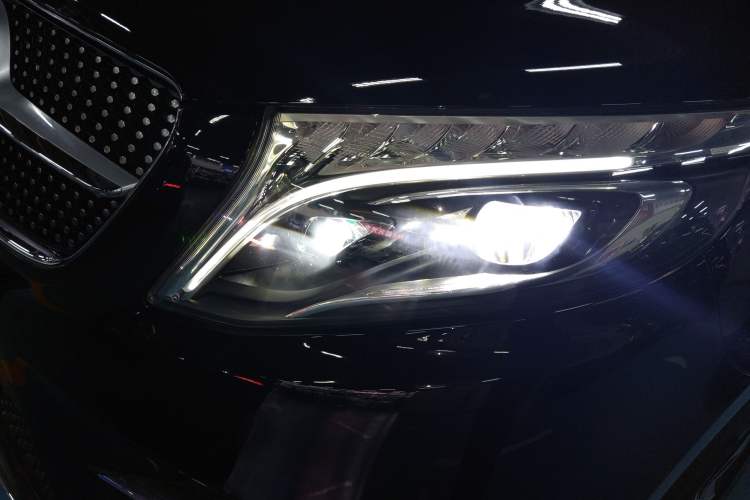 Used Mercedes-Benz V-Class 2016 V 260 L Prestige Extended Edition
