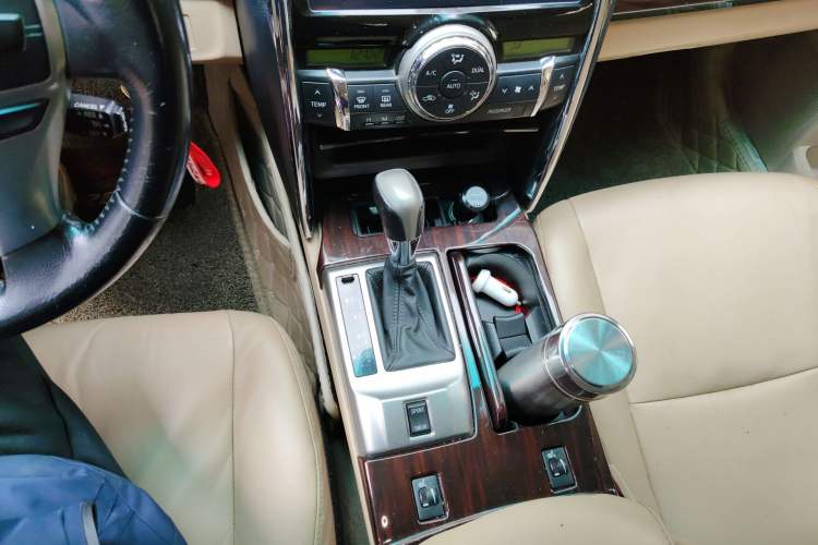 Used Toyota Reiz 2012 2.5V Fengdu Elite Stylish Edition