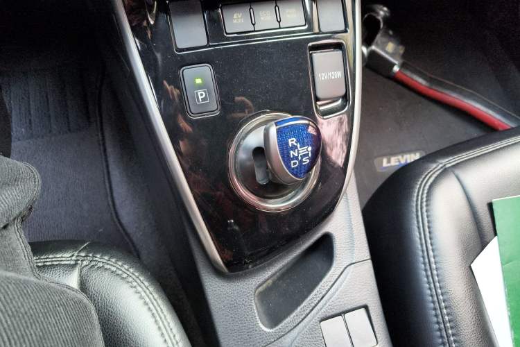 Used Toyota Levin 2016 Dual-Engine 1.8H GS E-CVT Elite Model with Sunroof