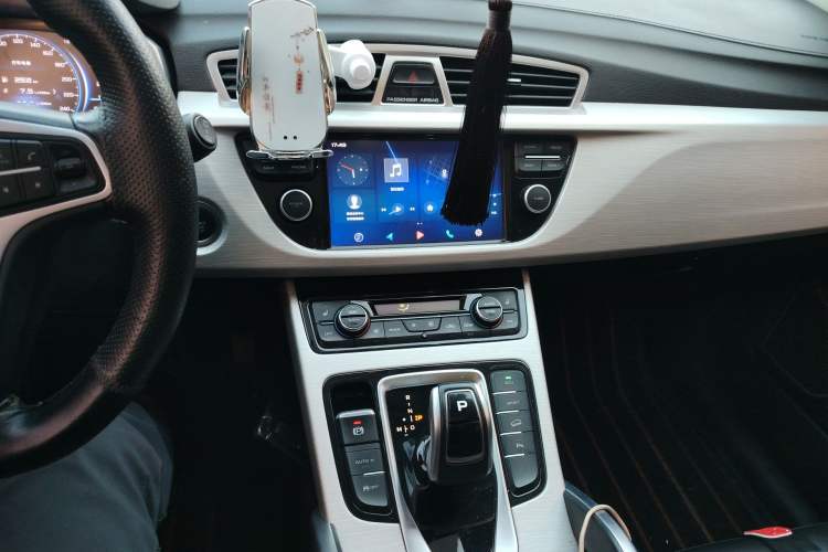 Used Geely Auto Emgrand X7 Sport 2020 1.8TD DCT Two-Wheel Drive Smart Connect 4G-Enabled Version Audio And AC Panel