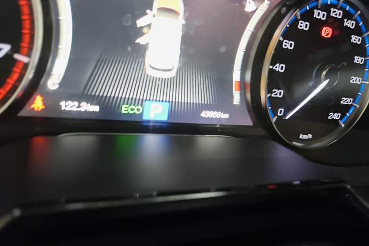 Used GAC Trumpchi GS8 2017 320T Four-Wheel Drive Luxury Smart Connectivity Version (7 Seats) Odometer Close Up