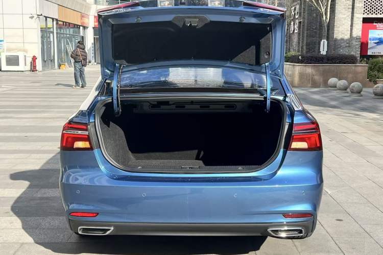 Used Roewe i6 2017 20T Manual Luxury Edition