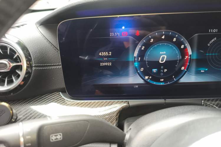 Used Mercedes-Benz E-Class 2019 Facelifted E 300 L Stylish Version Odometer Close Up