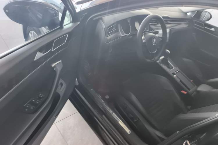 Used Volkswagen Magotan 2018 380TSI DSG Luxury Model
