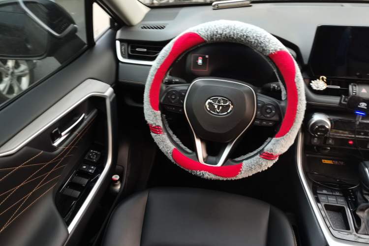 Used Toyota RAV4 2024 2.0L CVT Two-Wheel Drive Fashion Plus Edition Steering Wheel