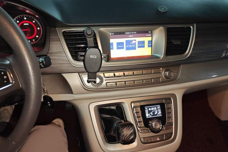 Used SAIC MAXUS G10 2018 PLUS 1.9T Manual Elite Edition Diesel
