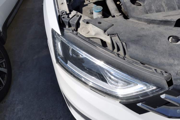 Used Zotye SR7 2016 1.5T CVT Cube Heart Edition China IV Standard
