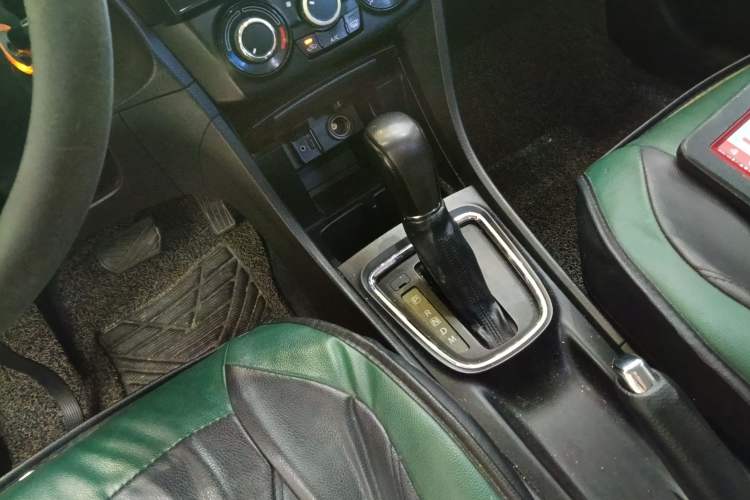 Used Suzuki Alivio 2015 1.6L Automatic Comfort Model Gear Lever