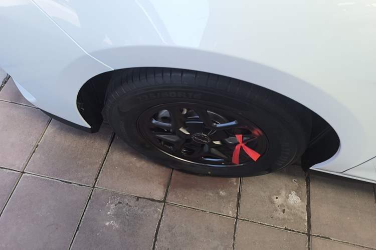 Used BYD Seal 05 DM-i 2025 DM-i Smart Drive 55KM Luxury Model Left Front Wheel Hub