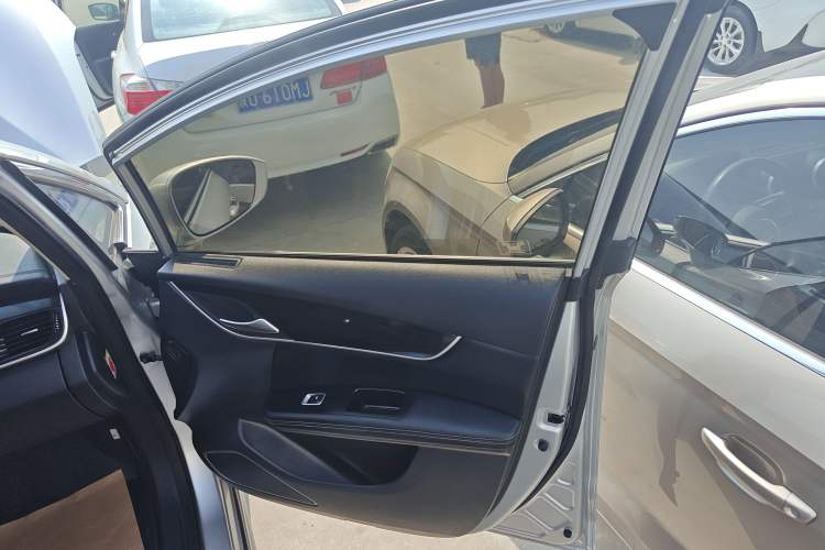 Used BYD Song MAX 2017 1.5T Automatic Smart Connect Elite 7-Seater