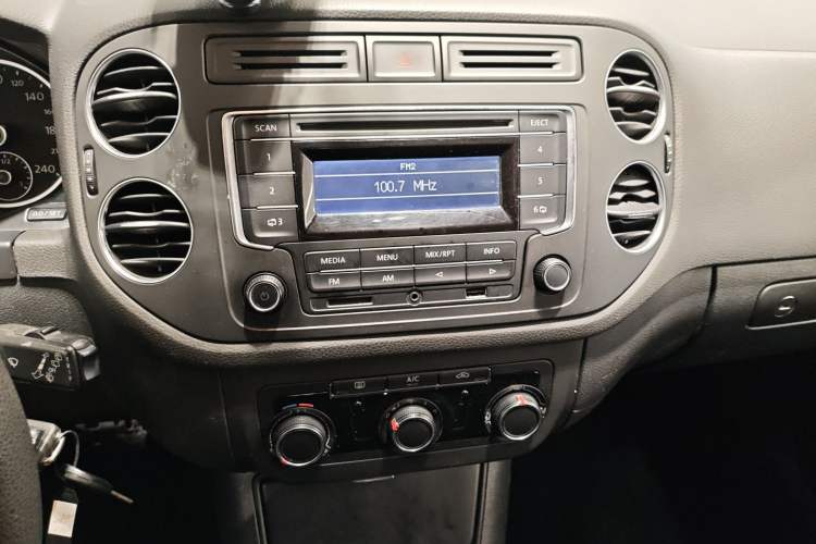 Used Volkswagen Tiguan 2013 1.8TSI Automatic Two-Wheel Drive Trend Edition Audio And AC Panel