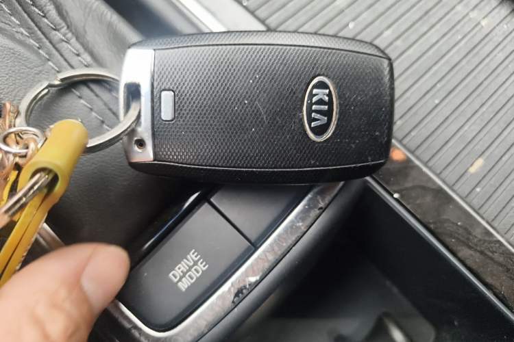 Used Kia K5 2016 1.6T Automatic LUX Interior 1