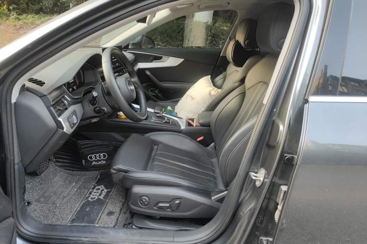 Used Audi A4L 2020 40 TFSI Luxury Dynamic Model
